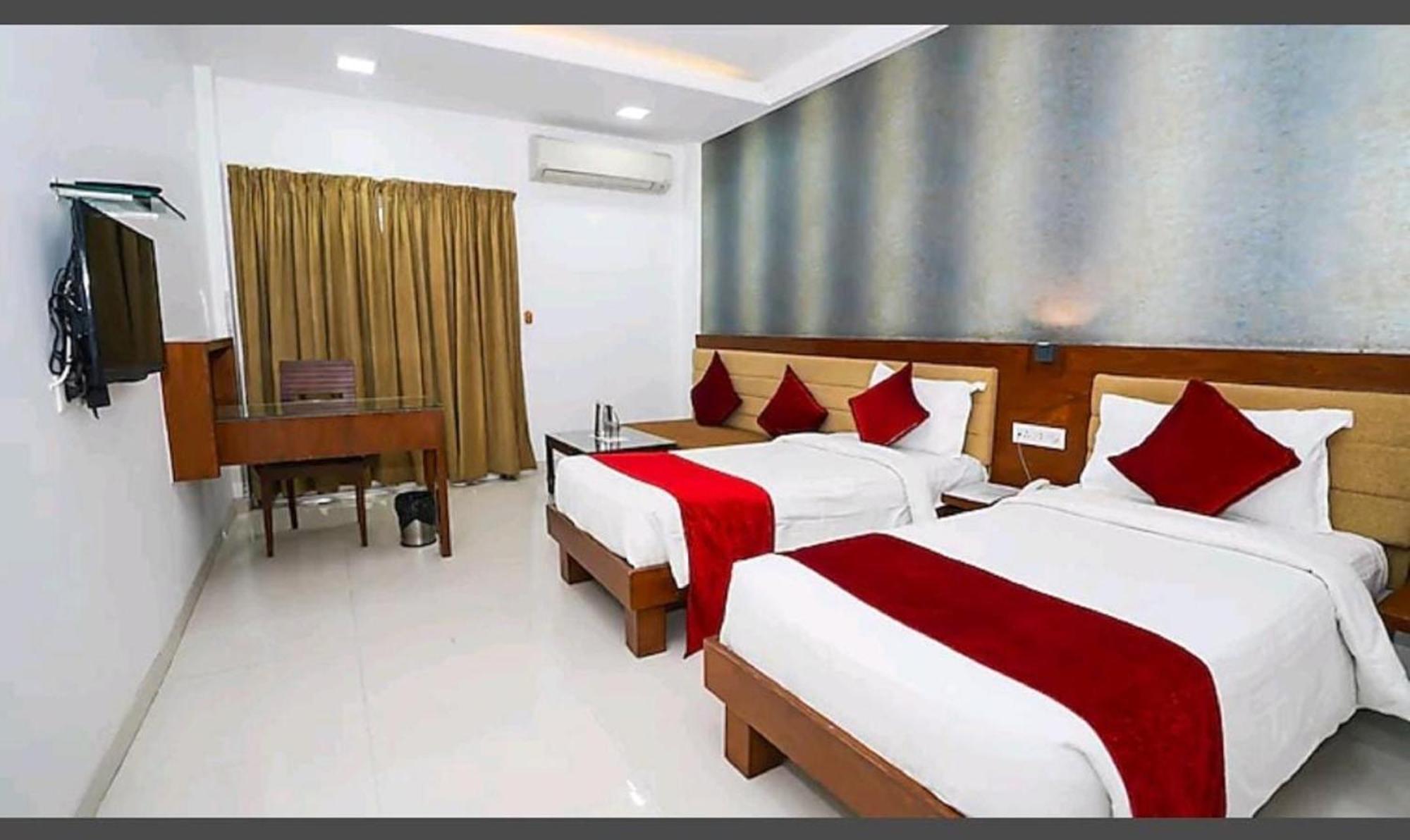 Hotel Raviraj, Chhatrapati Sambhaji Nagar Aurangābād Esterno foto